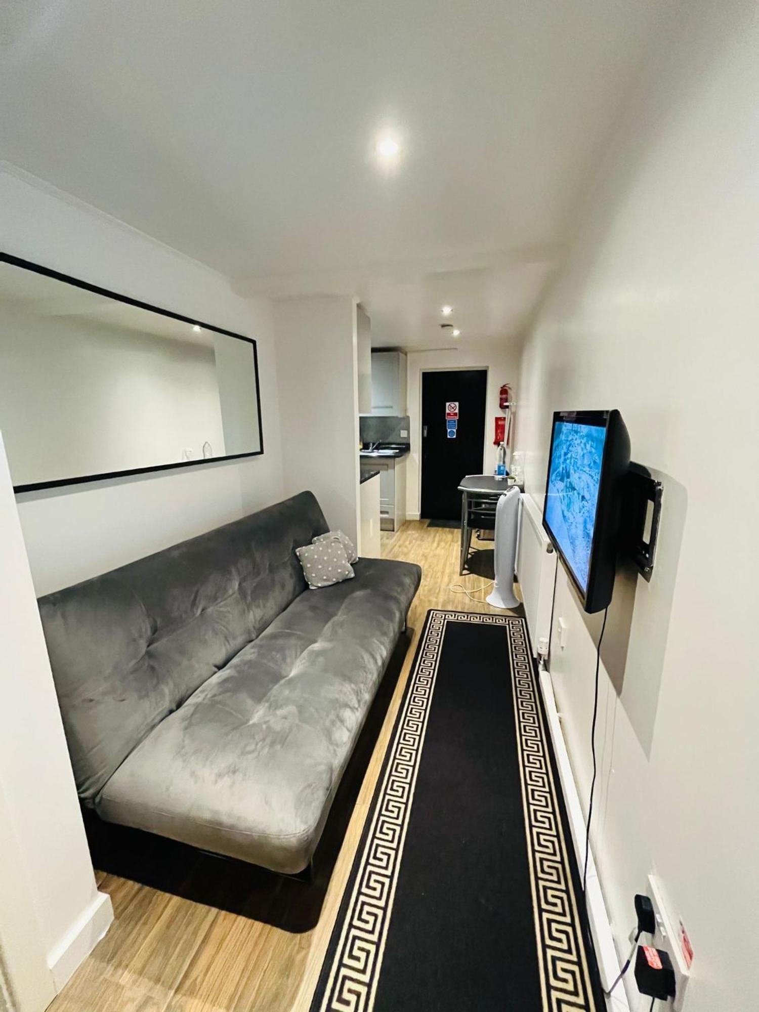 Exclusive Private One Bedroom Suite Лондон Екстер'єр фото